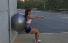 squat contra fitball