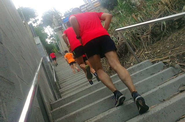 Para subir las escaleras